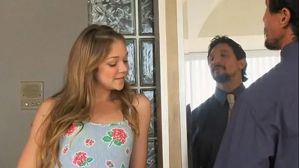 Jessie Andrews, babysitter who also takes care of her boss's cock Klip mega baharu