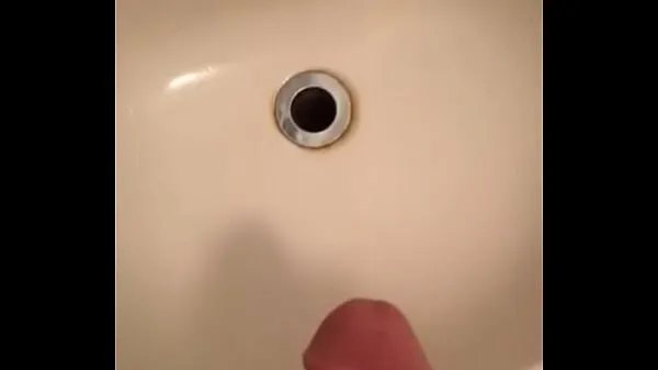 Φρέσκα Pissing in the sink. (First video mega κλιπ