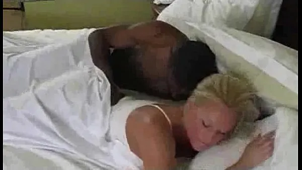 Mi Mamá Rubia Despierta por una Verga Negra Parte 1 megaclips nuevos