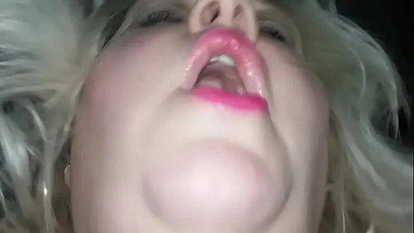 Φρέσκα Fat BBW Chubby Slut has Trembling shivering wiggling Orgasm during Gangbang mega κλιπ