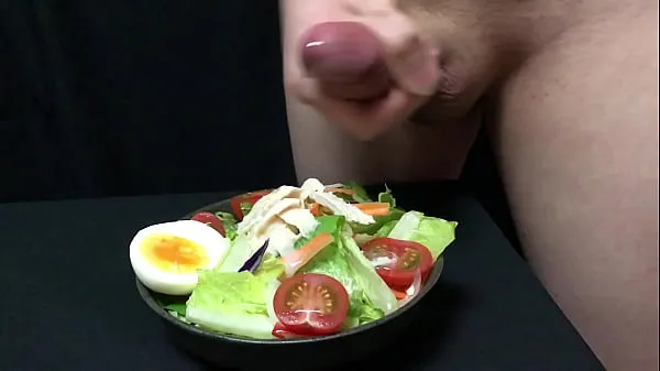 新鮮な Cumshot on Salad メガ クリップ