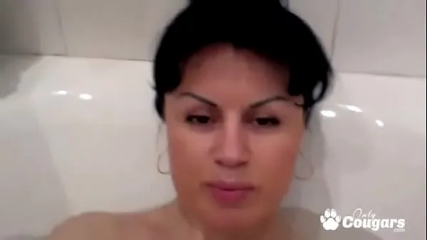 Fresh Chunky MILF Nataly Masturbating In The Bath mega Clips