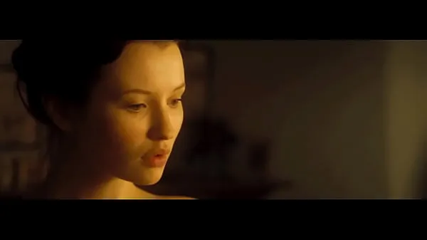 Friss Emily Browning - Summer In February mega klipek