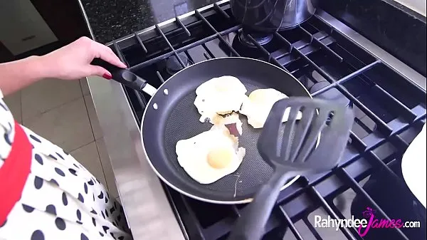 Fresh Rahyndee James fucks while cooking POV mega Clips