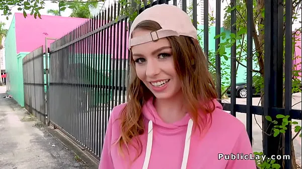 Färska Teen and fucking in public megaklipp