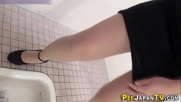 Friske Japanese skanks urinating mega klip
