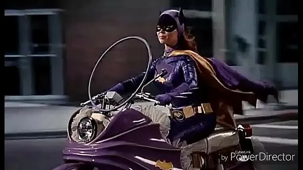 Frische Batgirl beginnt Mega-Clips