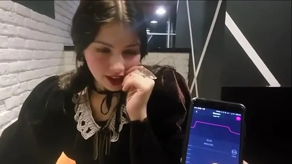 تازہ Cute young girl gets vibrated her pussy at public place میگا کلپس