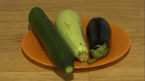 Свежие Organic anal masturbation with wide vegetables, extreme inserts in a juicy ass and a gaping hole мегаклипы