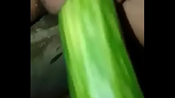 Friske Masturbation with cucumber mega klip