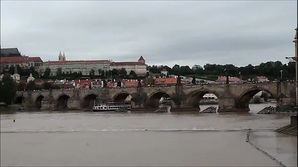 Frische Karlsbrücke in Prag Mega-Clips