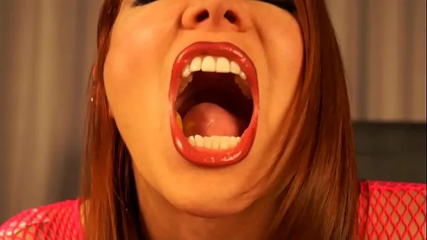 Φρέσκα Giant Redhead Woman Vore mega κλιπ