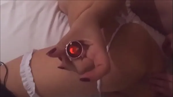 My young wife asked for a plug in her ass not to feel too much pain while her black friend fucks her - real amateur - complete in red mega clipes recentes