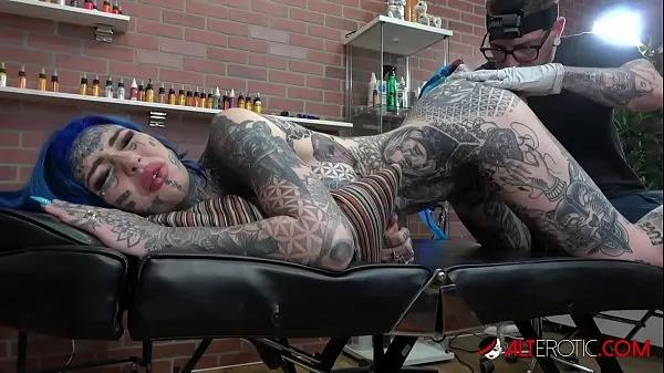 Amber Luke gets a asshole tattoo and a good fucking Klip mega baru