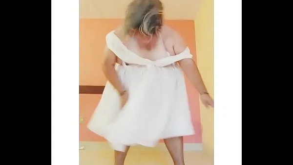 تازہ GORDA TRAVESTI EN VESTIDO BLANCO میگا کلپس