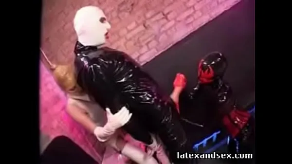 Latex Angel and latex demon group fetish clip lớn mới