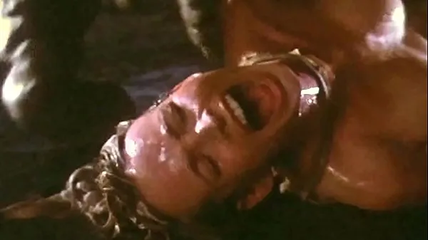 Frische Wurm-Sexszene aus dem Film Galaxy Of Terror: Der Riesenwurm liebte und imprägnierte die Offizierin des Raumschiffs Mega-Clips