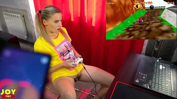 Sveži Letsplay Retro Game With Remote Vibrator in My Pussy - OrgasMario By Letty Black mega posnetki
