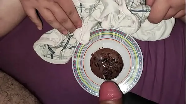 Nieuwe eating muffin with cum megaclips