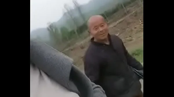 The kinky baby seduce the old man to find pleasure in the wild clip lớn mới