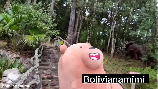 Yeni Adventure with the dinosaurs... no pantys and squirting.... Bolivianamimi.tv mega Klip