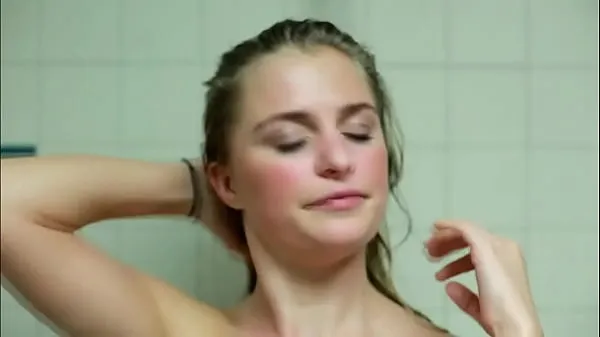 Świeże Beware the Lake: Sexy Shower Girl mega klipy