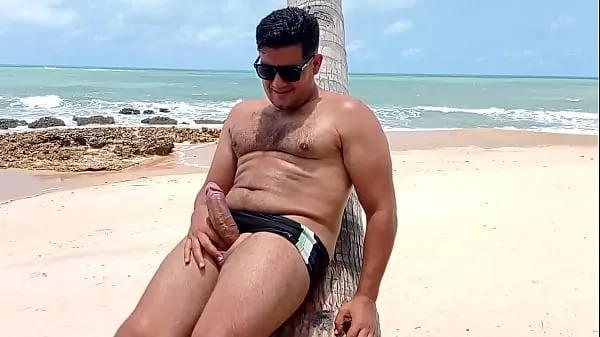 Nuovi Yuri Gaucho si masturba su Coqueirinho PB Beach con bagnanti sulla spiaggiamega clip