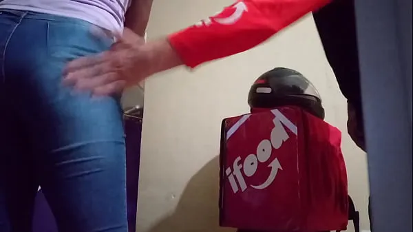 Se casó trabajando en la tienda de açaí y se lo dio al repartidor de iFood megaclips nuevos