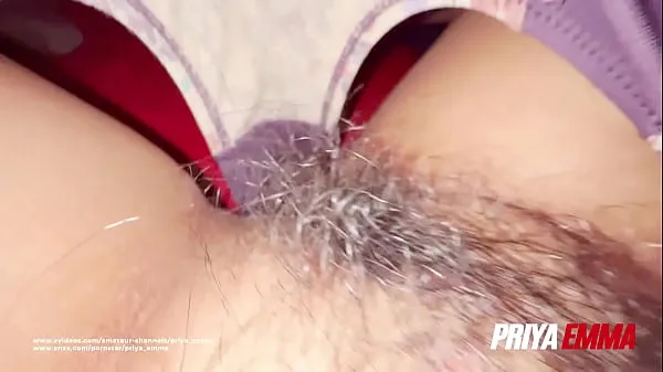 Свежие Индийская тетушка с большими сиськами раздвигает ноги, чтобы показать волосатую киску в домашнем индийском порно XXX видео мегаклипы