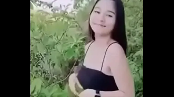 최신 Little Mintra is fucking in the middle of the forest with her husband 메가 클립