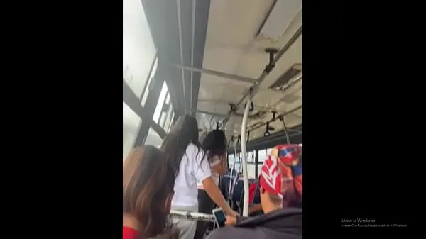 HOT GIRL SQUIRTING IN LIVE SHOW ON PUBLIC BUS Klip mega baharu
