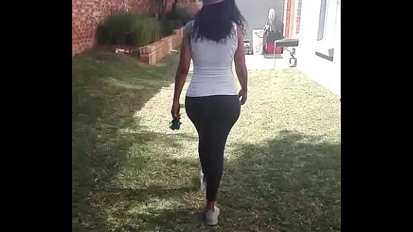 ताज़ा Sexy AnalEbony milf taking a walk मेगा क्लिप्स