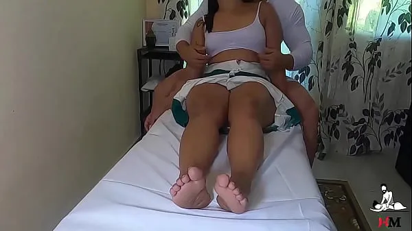 Married woman screaming and enjoying a tantric massage clip lớn mới