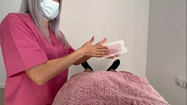 Yeni Cock waxing by cute amateur girl who gives me a surprise handjob until I finish cumming mega Klip