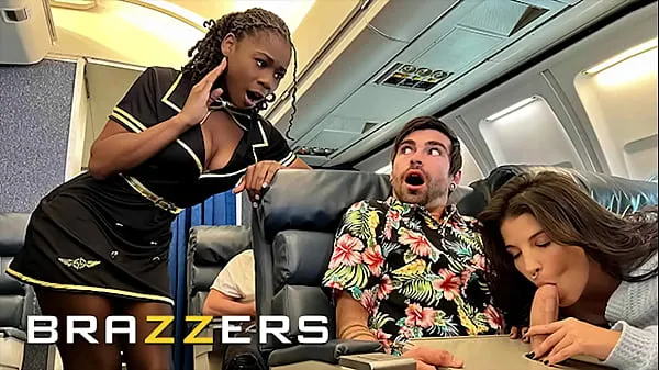 최신 Lucky Gets Fucked With Flight Attendant Hazel Grace In Private When LaSirena69 Comes & Joins For A Hot 3some - BRAZZERS 메가 클립