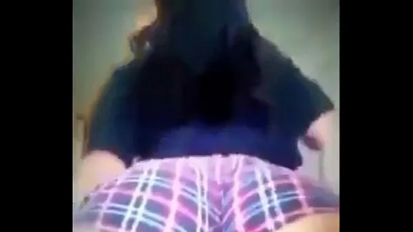 Thick white girl twerking Klip mega baharu