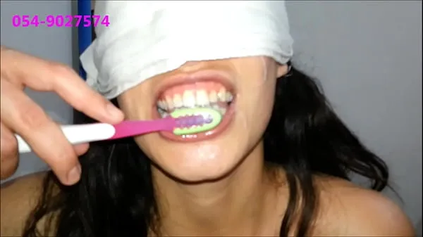 Friske Sharon From Tel-Aviv Brushes Her Teeth With Cum mega klip