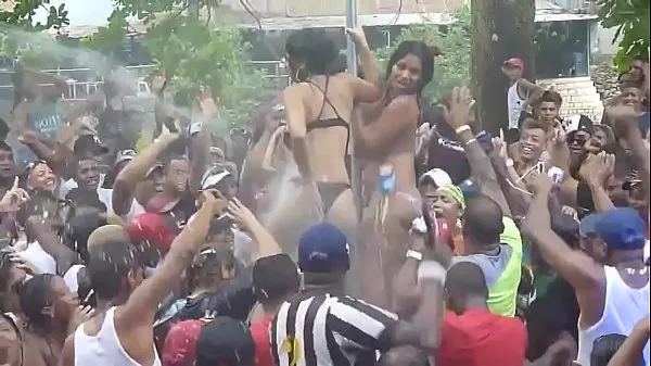 Frische Frauen werden im panamaischen Karneval - 2014 nackt Mega-Clips